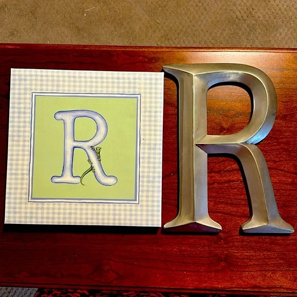 Letter R Artwork - Picture 1 of 3